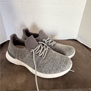 Johnnie-O Sneakformance 2.0 Gray Knit Casual Sneakers men’s size 11.5